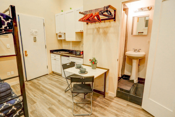 Studio flat in West Midtown-10473