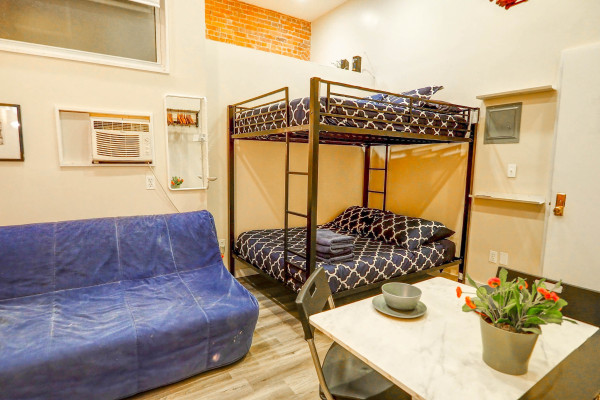 Studio flat in West Midtown-10481