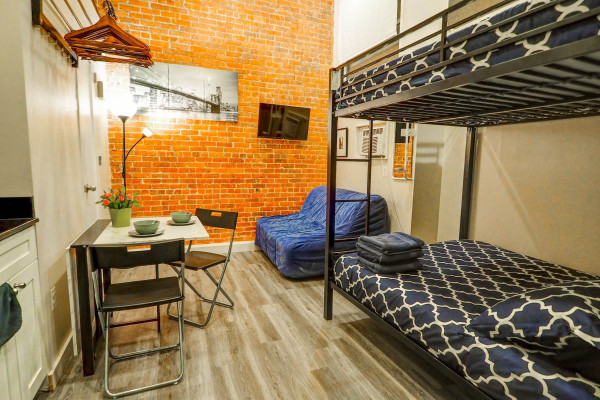 Studio flat in West Midtown-10482