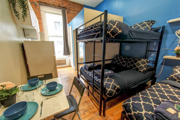 Charming Studio-10551