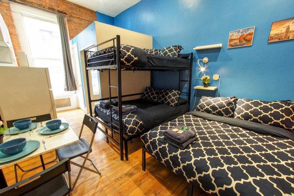 Charming Studio-10552
