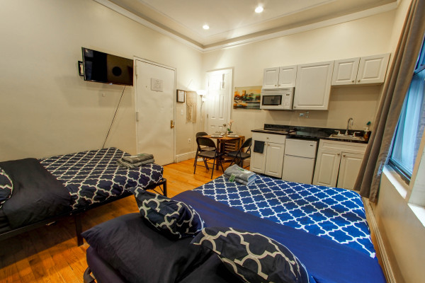 Amazing Midtown Studio-10691