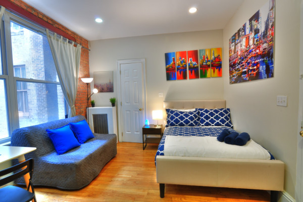 Exclusive Studio-9527
