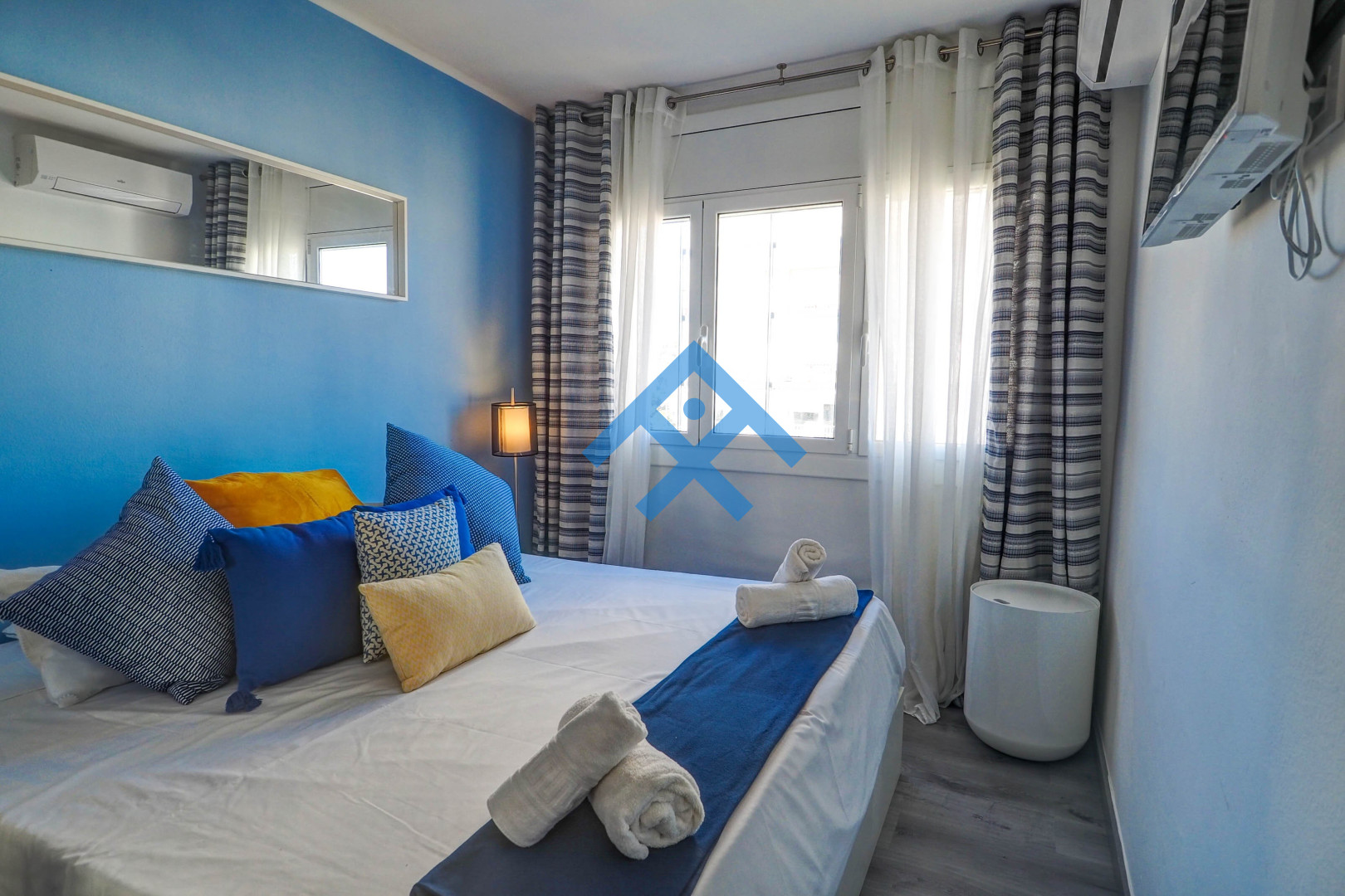 Chic Sea View Apartment - 10489