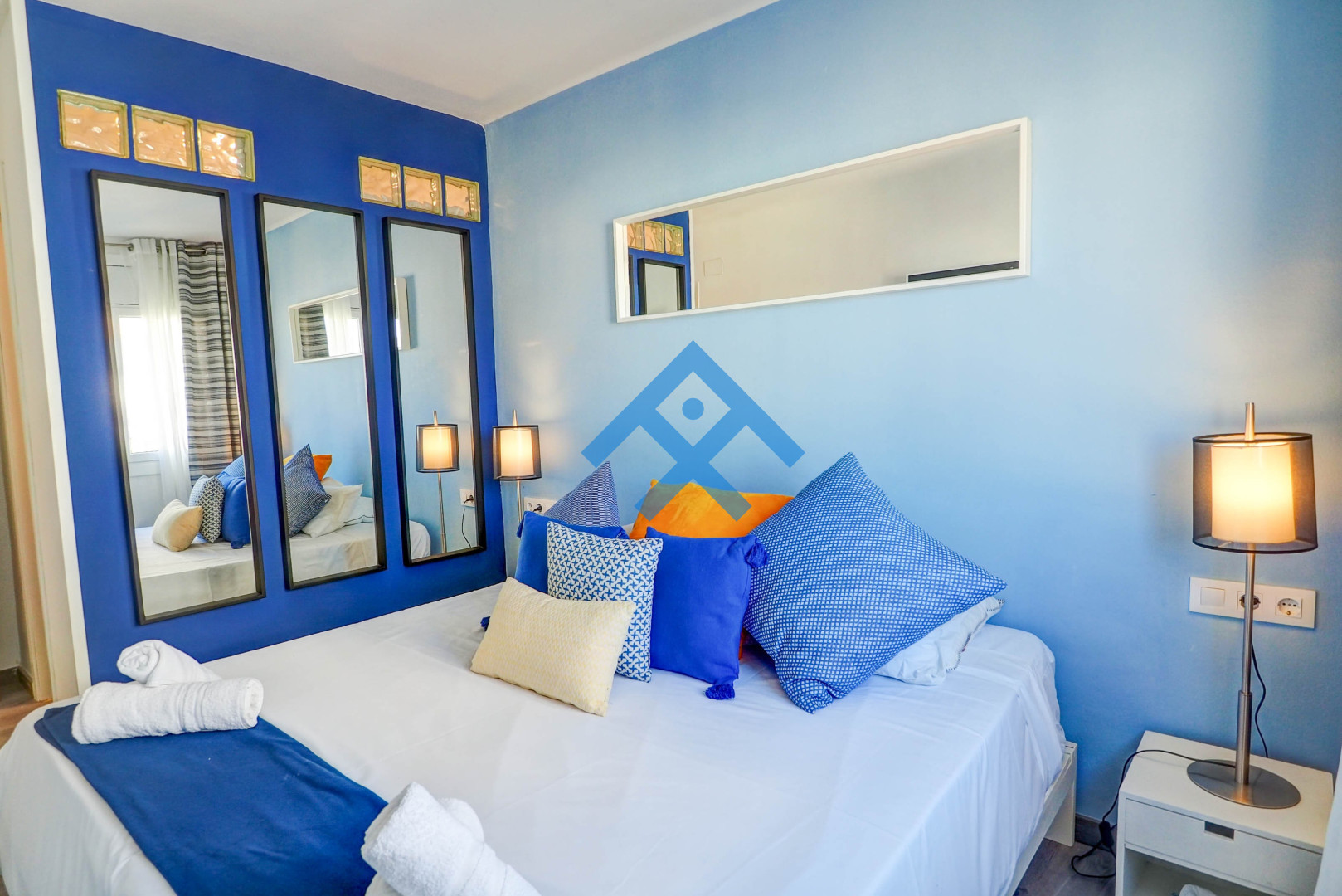 Chic Sea View Apartment - 10491