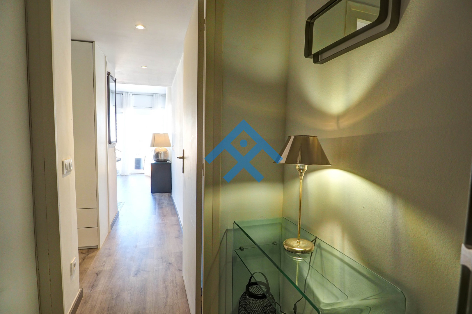 Chic Sea View Apartment - 10494
