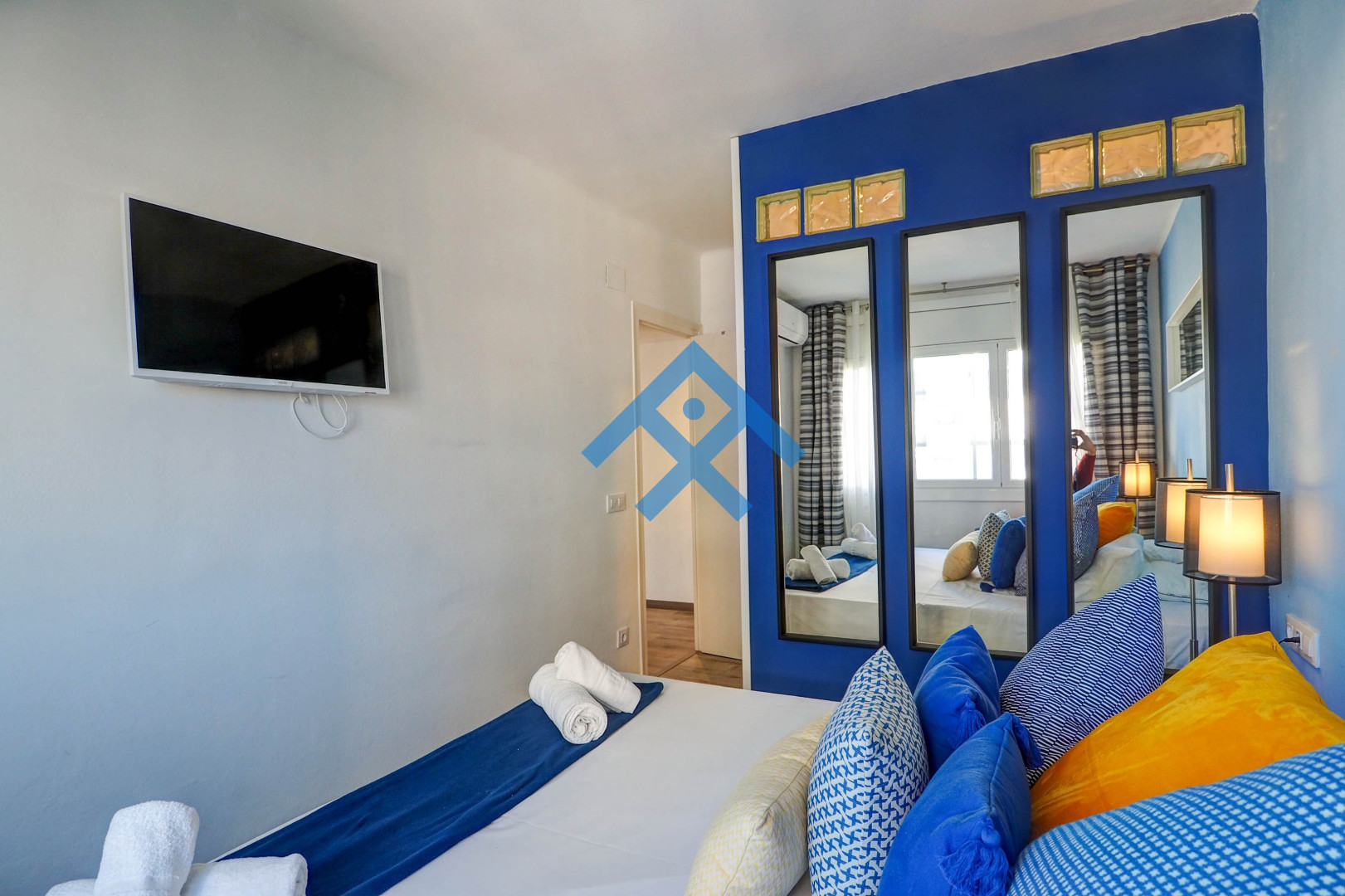 Chic Sea View Apartment - 10508