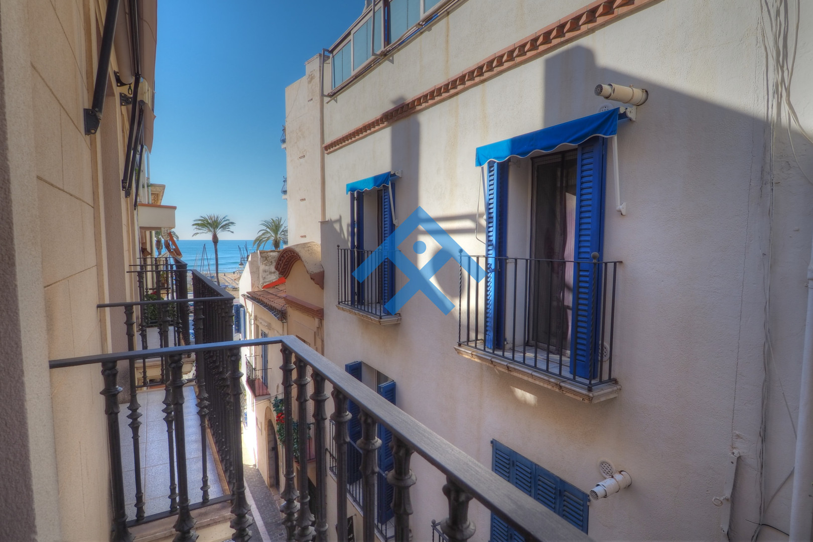 Balcony View Apartment - 10625