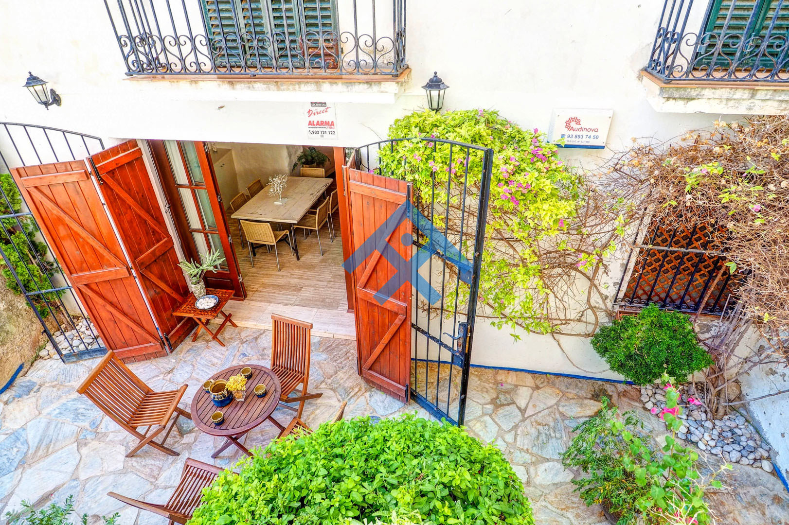 Charming House next to the beach - 12602