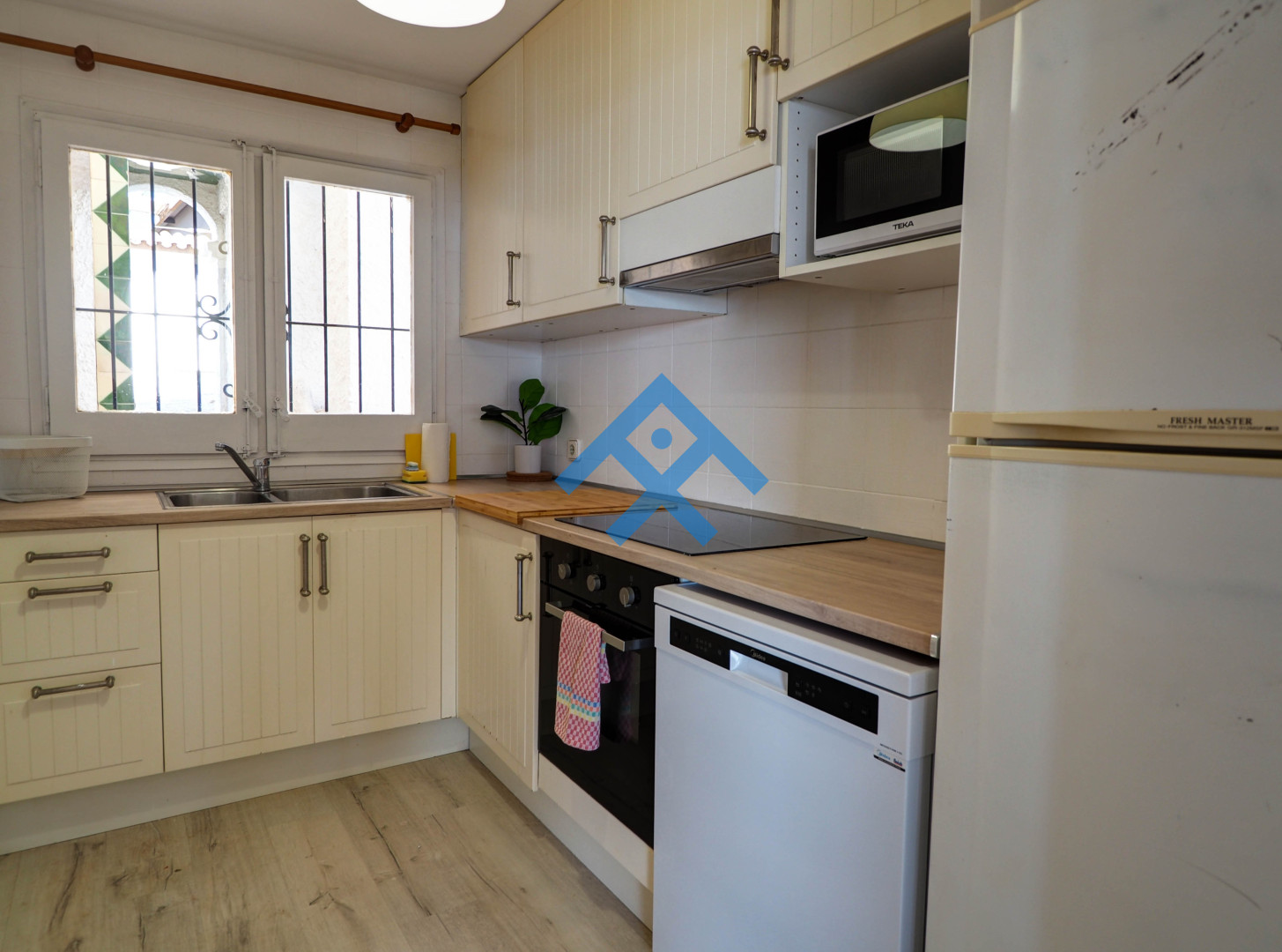 Sea Balcony Apartment - 27043