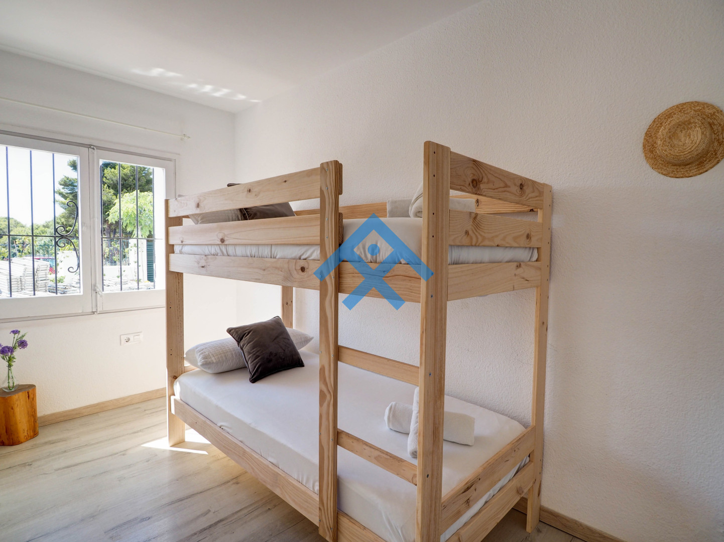 Sea Balcony Apartment - 27064