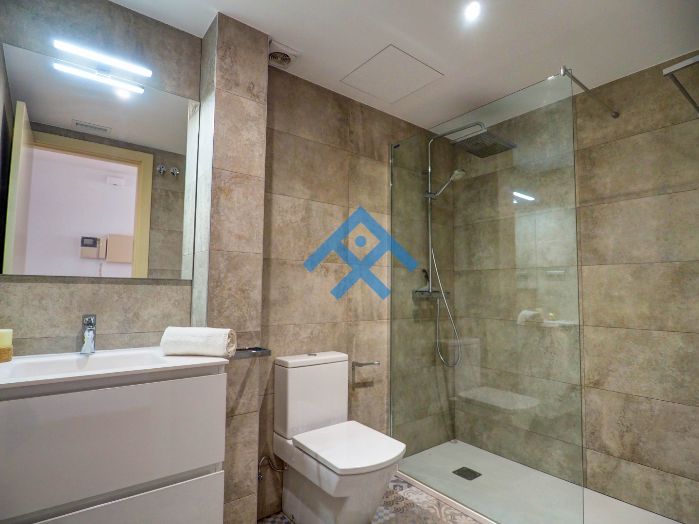 Elite Bonaire Penthouse - 28300