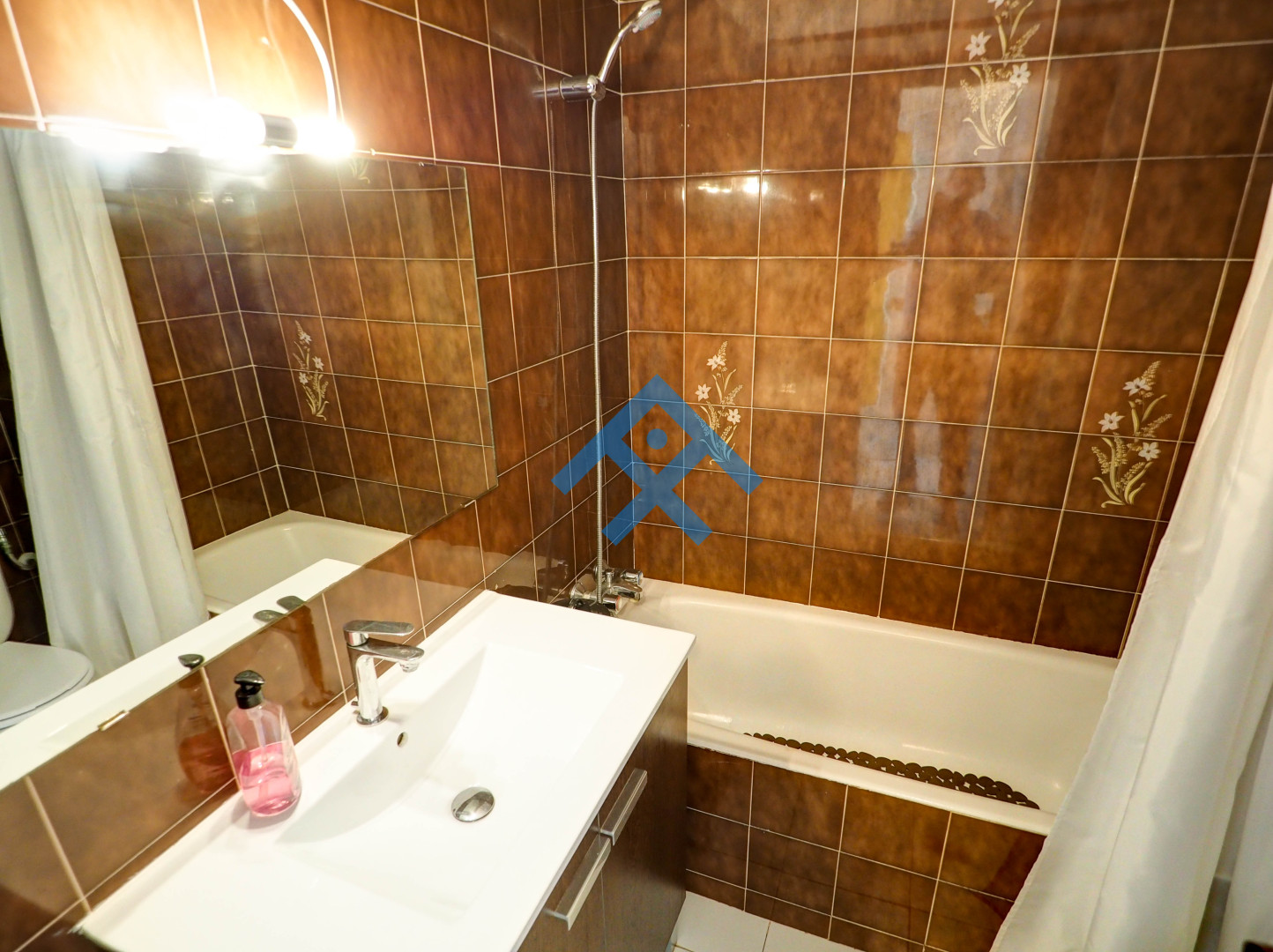 Ferdinand Apartment - 28377