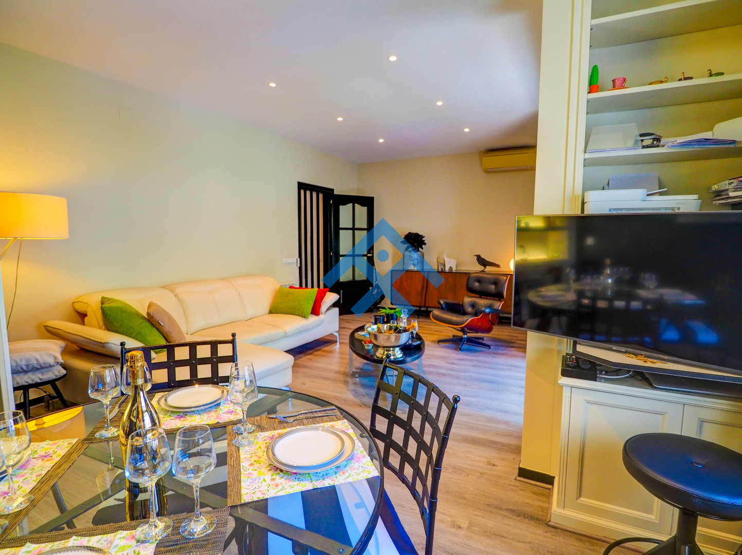 Flamingo Apartment - 28521