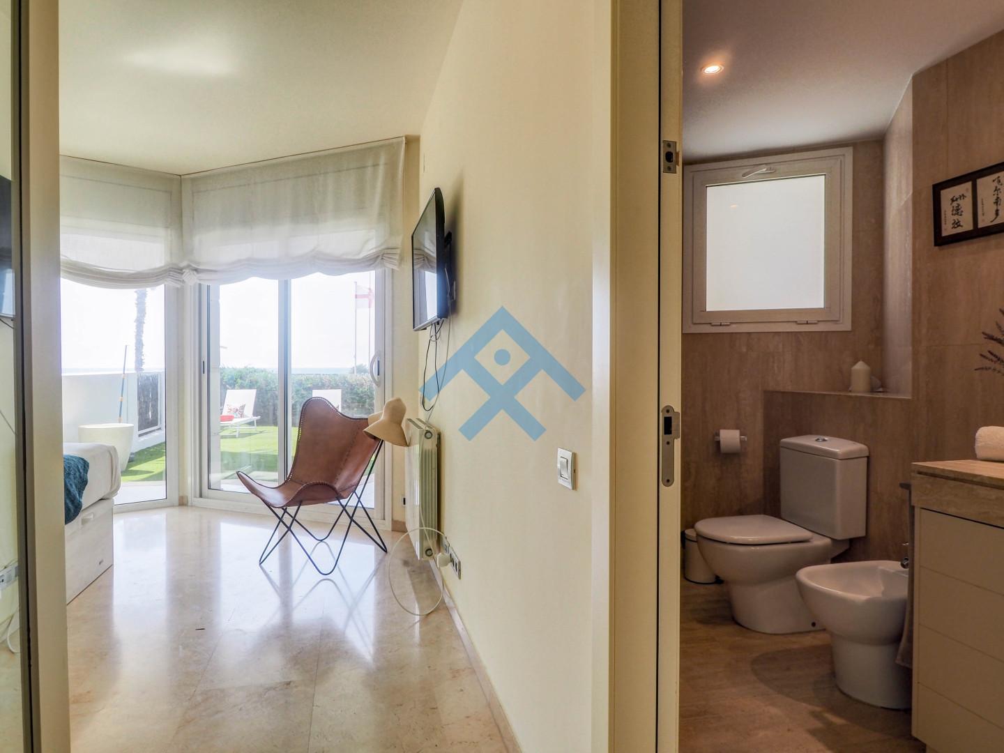 Luxury Seaview Apartment - 33945
