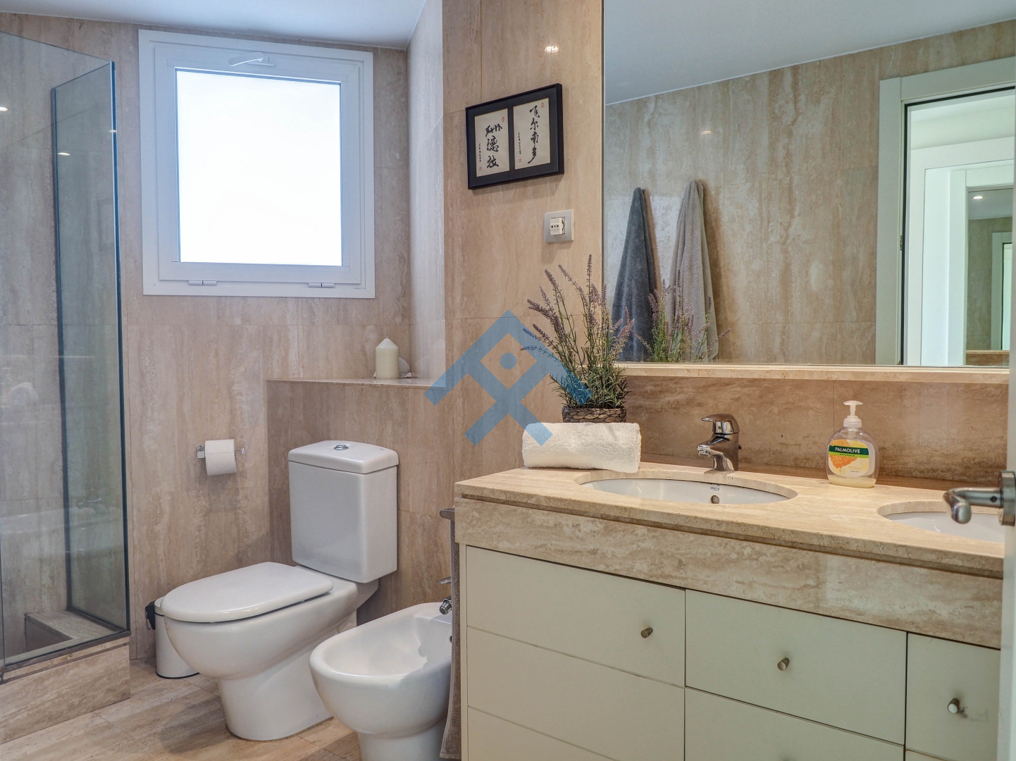 Luxury Seaview Apartment - 33946