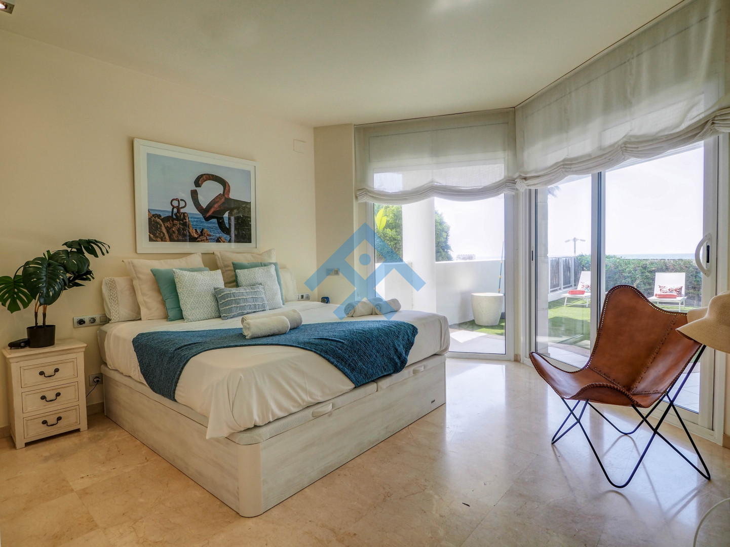 Luxury Seaview Apartment - 33948