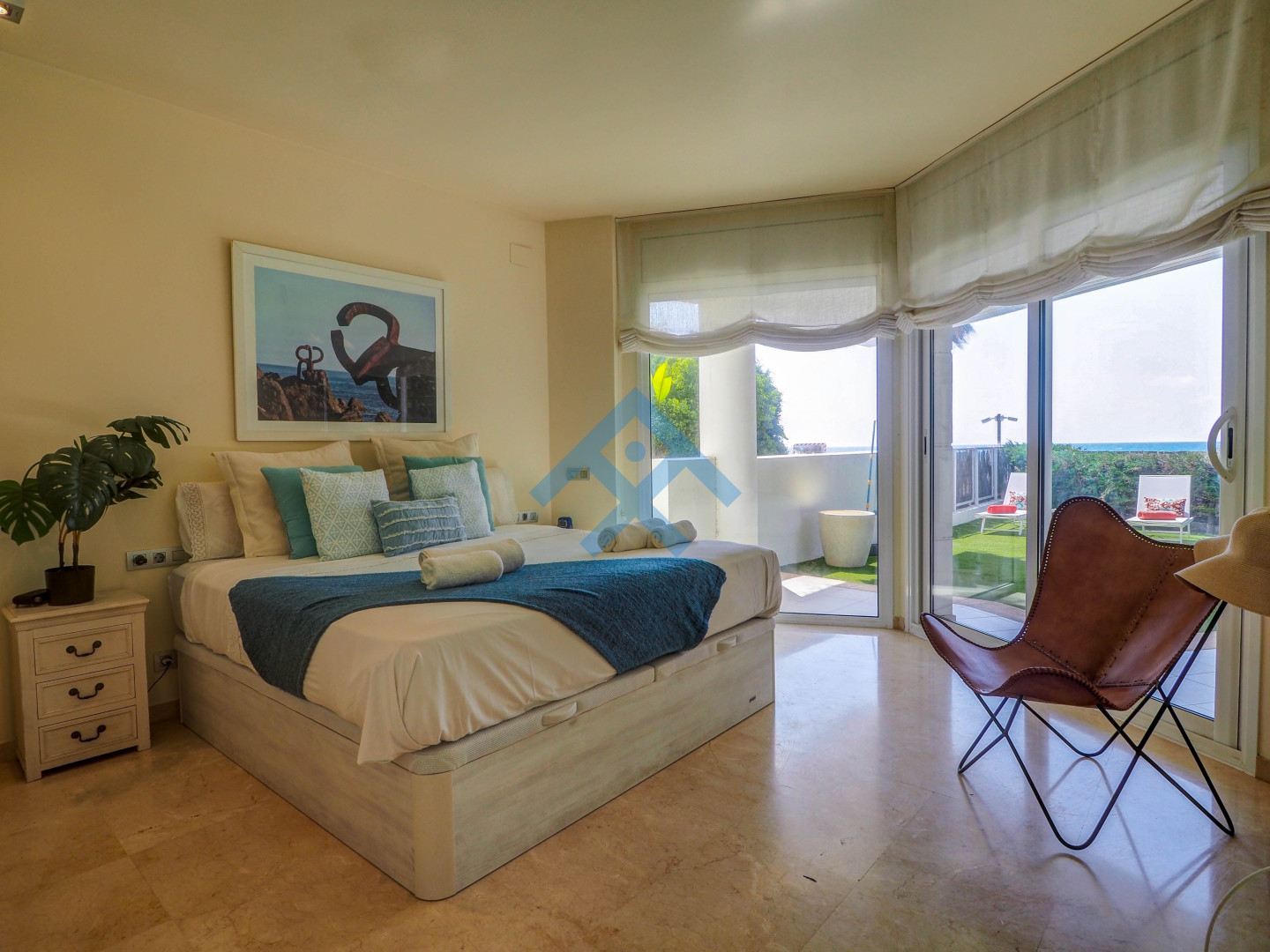 Luxury Seaview Apartment - 33949