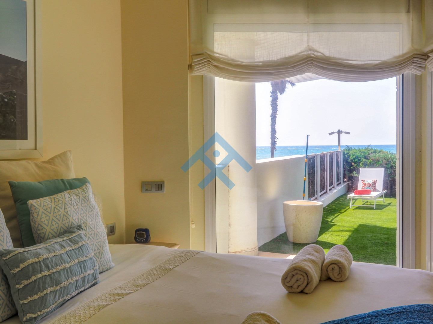 Luxury Seaview Apartment - 33960