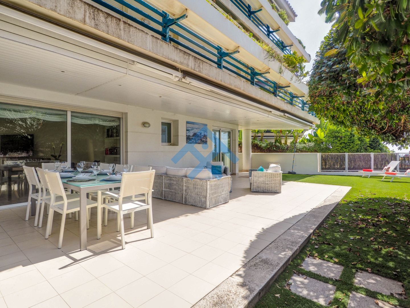 Luxury Seaview Apartment - 33976