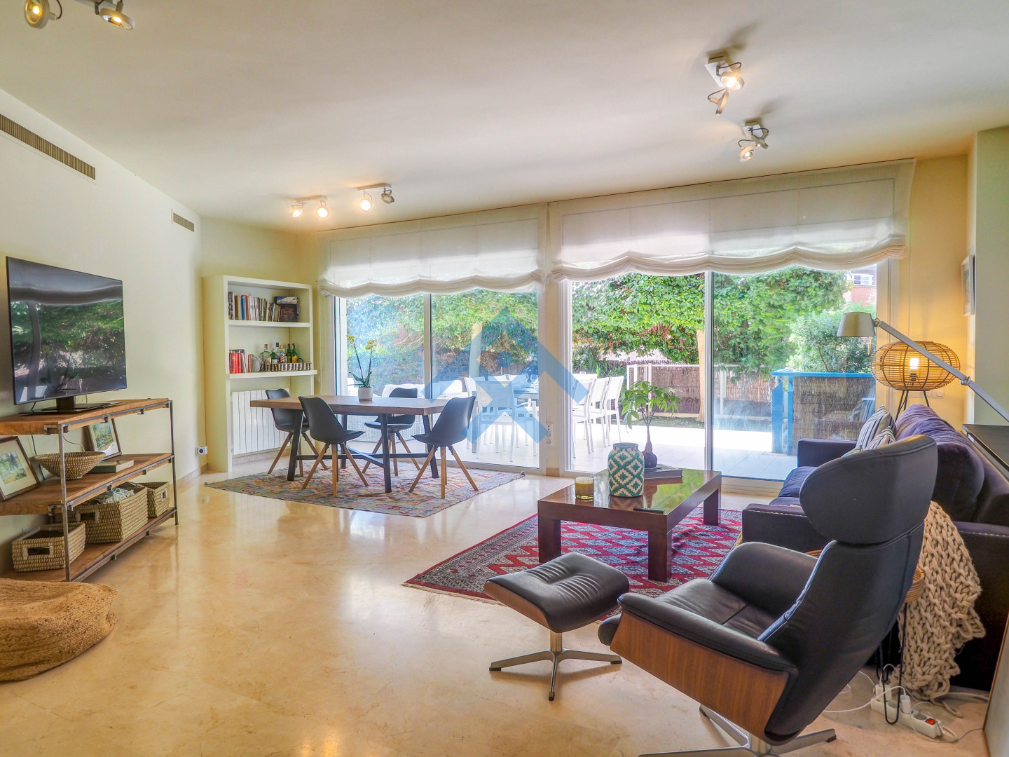 Luxury Seaview Apartment - 33986