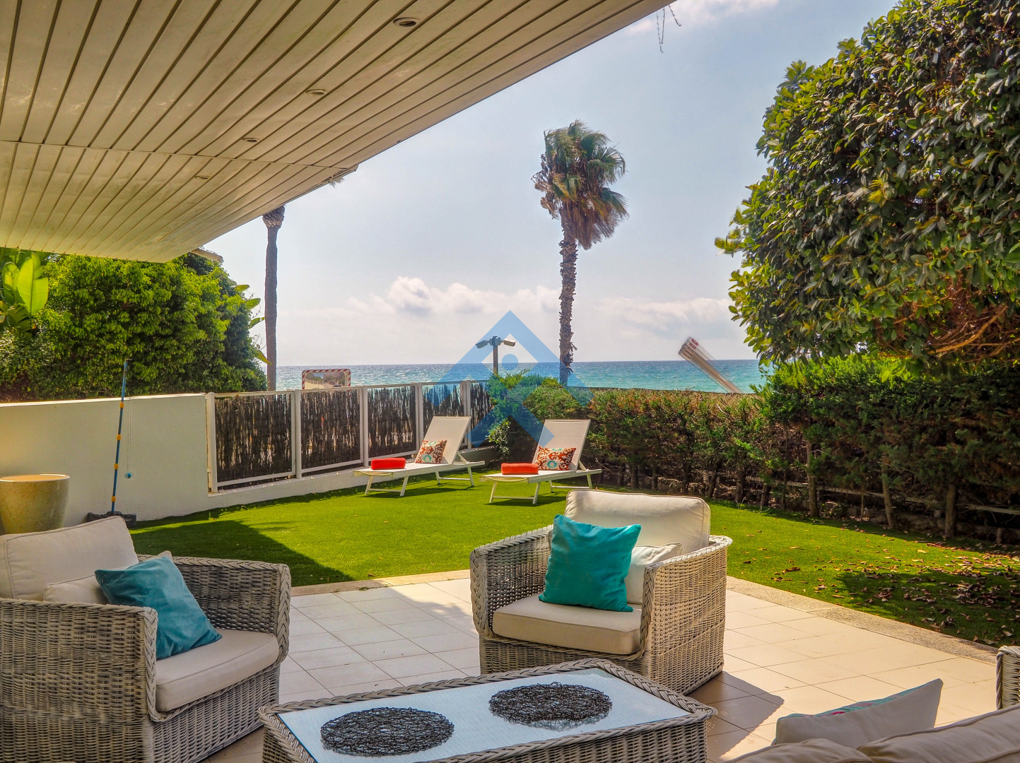 Luxury Seaview Apartment - 33998