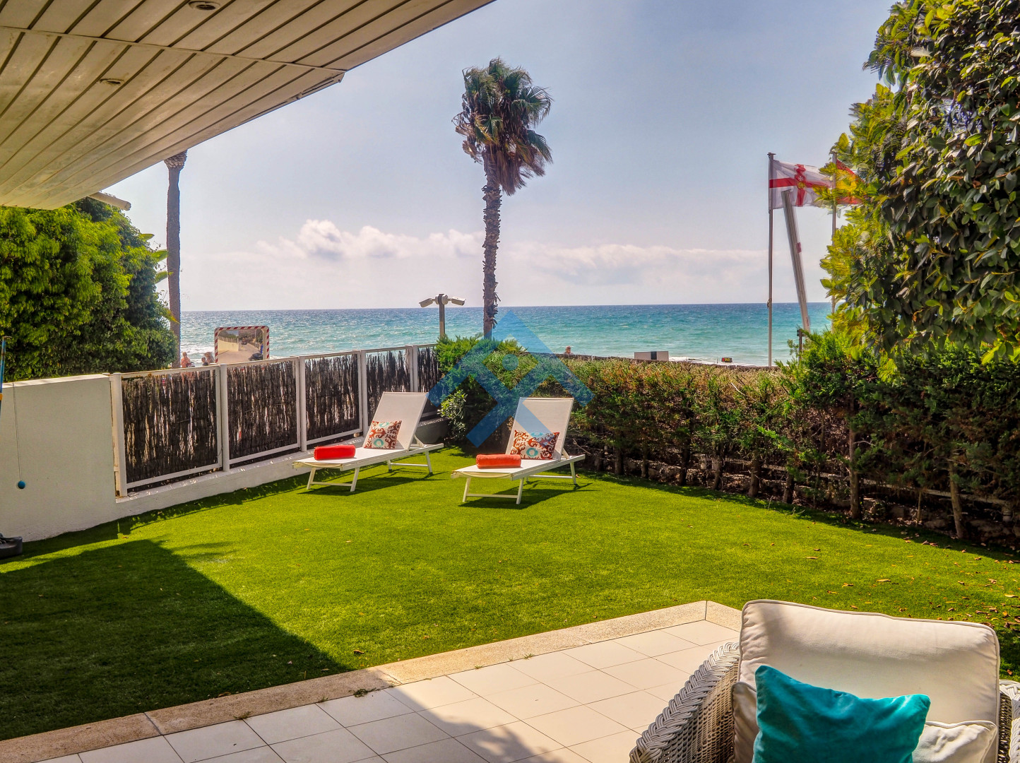 Luxury Seaview Apartment - 33999