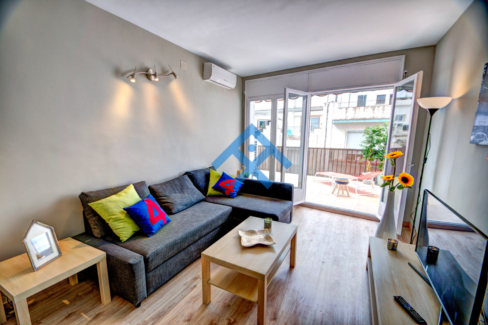 Amazing Terrace in the Center - 6422