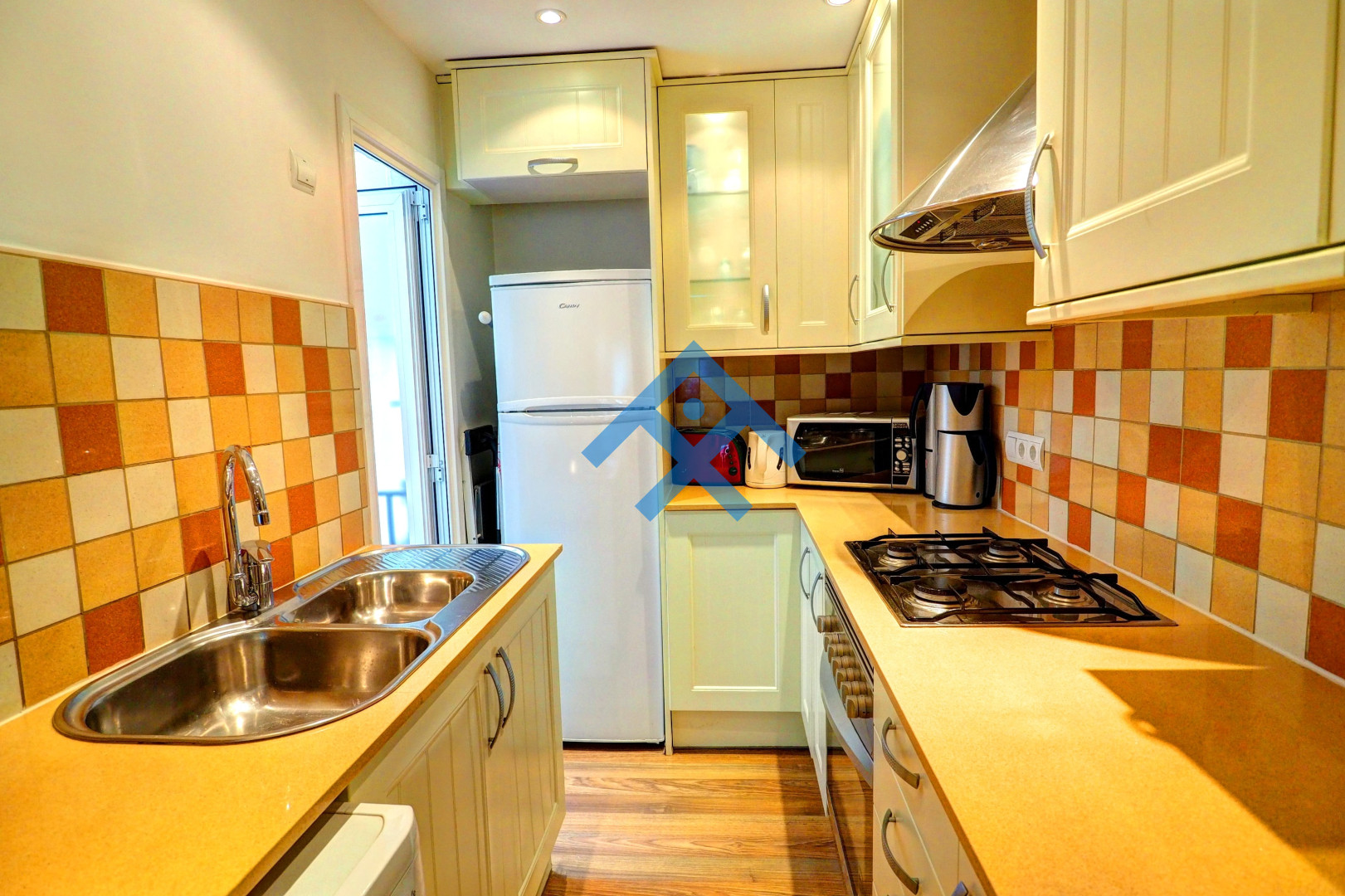 Olivia Apartment - 9888