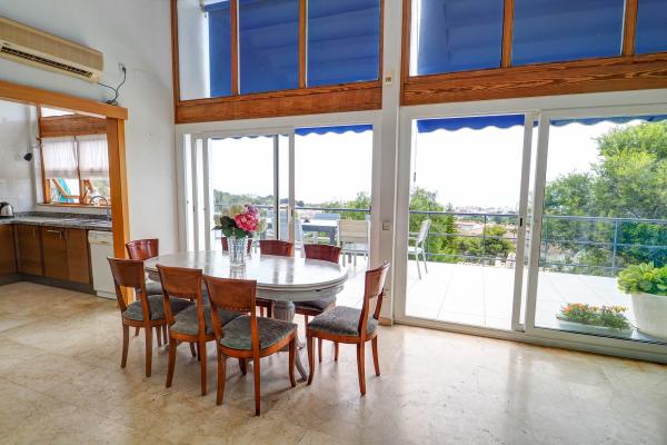 #10137 - Villa Levantina | Holiday Rentals | Hello Homes Sitges