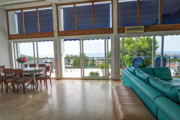 #10153 - Villa Levantina | Holiday Rentals | Hello Homes Sitges