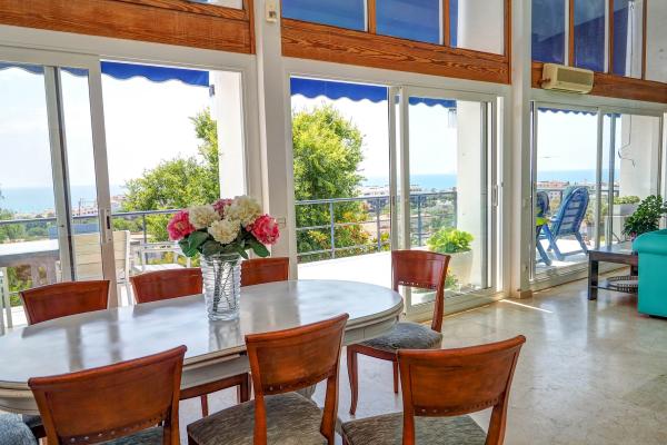 #10171 - Villa Levantina | Holiday Rentals | Hello Homes Sitges
