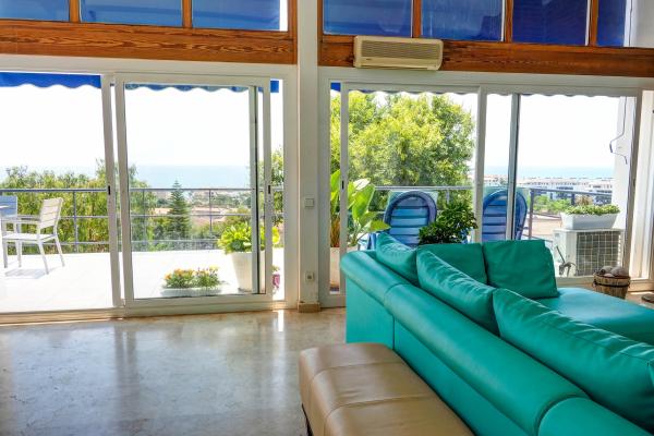 #10175 - Villa Levantina | Holiday Rentals | Hello Homes Sitges