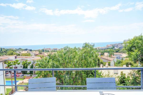 #10177 - Villa Levantina | Holiday Rentals | Hello Homes Sitges
