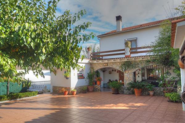 #10342 - Aries House | Holiday Rentals | Hello Homes Sitges