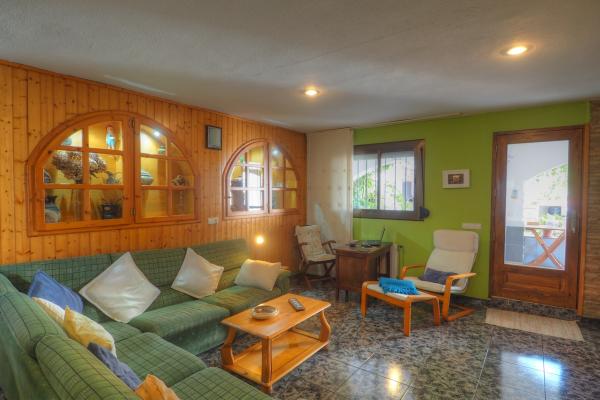 #10345 - Aries House | Holiday Rentals | Hello Homes Sitges