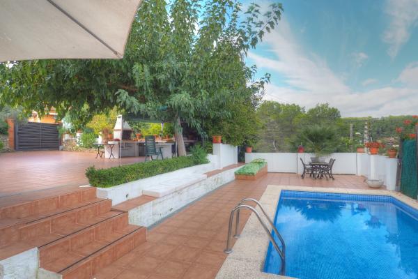 #10349 - Aries House | Holiday Rentals | Hello Homes Sitges