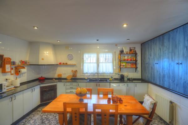 #10351 - Aries House | Holiday Rentals | Hello Homes Sitges