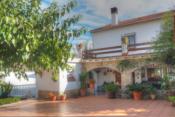 #10353 - Aries House | Holiday Rentals | Hello Homes Sitges