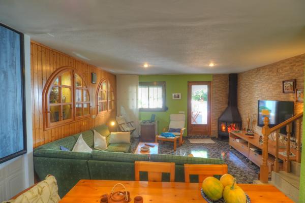 #10354 - Aries House | Holiday Rentals | Hello Homes Sitges