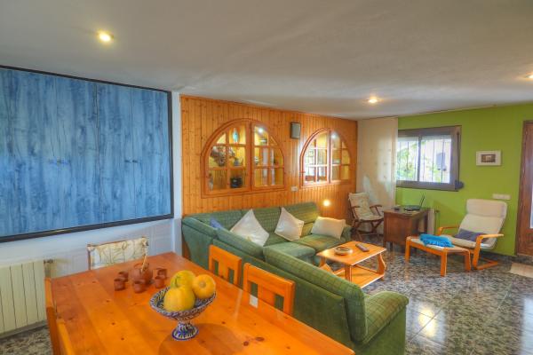 #10356 - Aries House | Holiday Rentals | Hello Homes Sitges