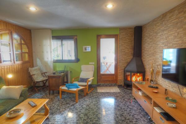#10357 - Aries House | Holiday Rentals | Hello Homes Sitges