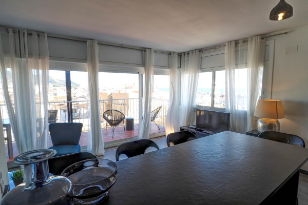 Modern, Well-Appointed Room