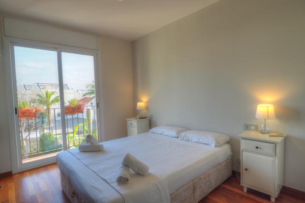 #10569 - Stromboli House | Holiday Rentals | Hello Homes Sitges