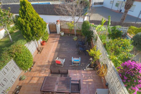 #10572 - Stromboli House | Holiday Rentals | Hello Homes Sitges