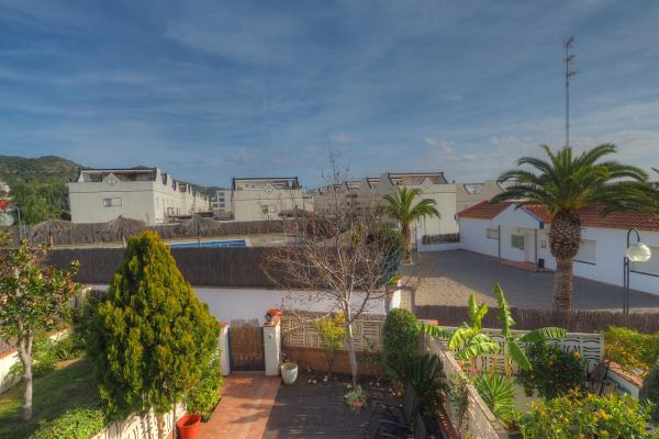 #10574 - Stromboli House | Holiday Rentals | Hello Homes Sitges