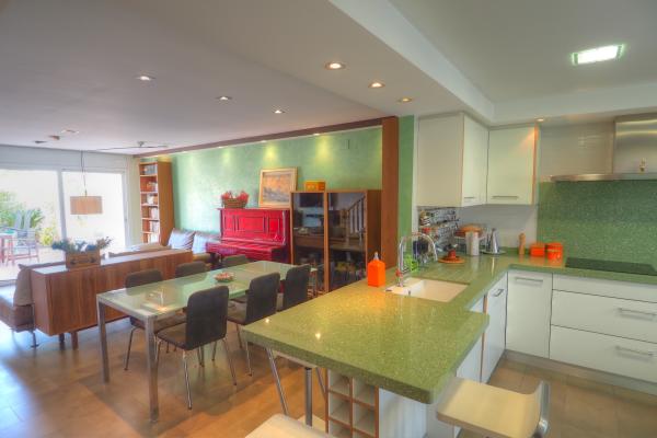 #10584 - Stromboli House | Holiday Rentals | Hello Homes Sitges