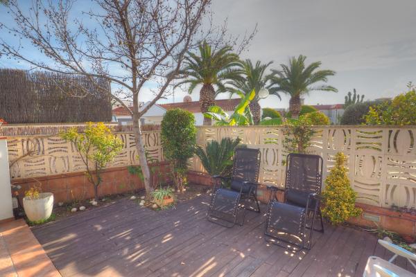 #10594 - Stromboli House | Holiday Rentals | Hello Homes Sitges
