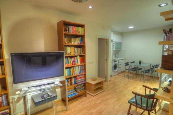 #10596 - Stromboli House | Holiday Rentals | Hello Homes Sitges