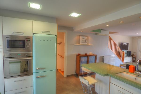 #10602 - Stromboli House | Holiday Rentals | Hello Homes Sitges
